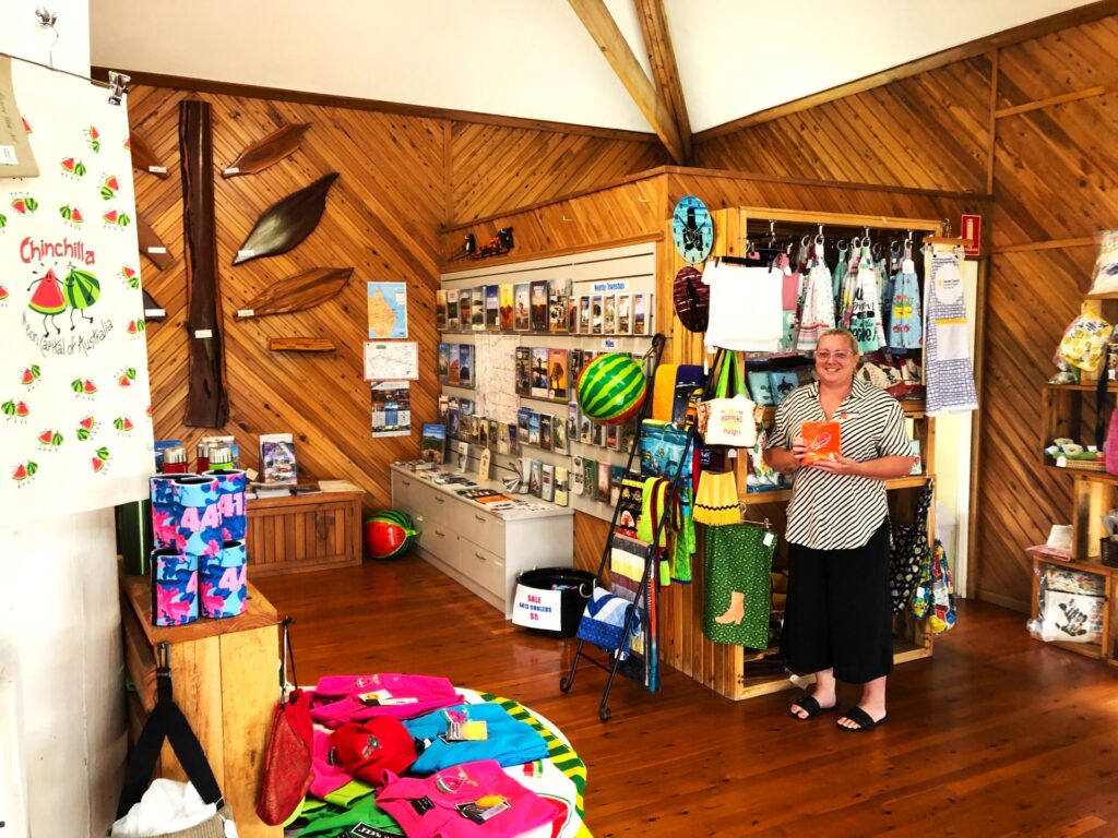 Tourist Information Centre Chinchilla - Easy walk from the Acacia motel More than a Bed