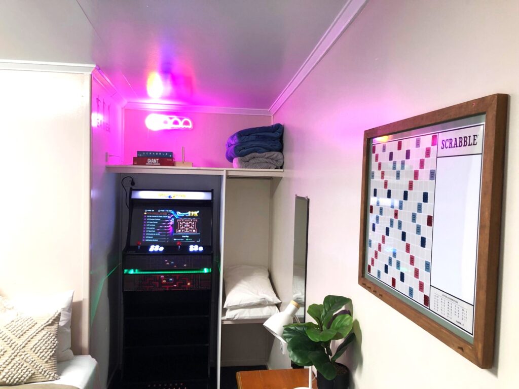 Australia's Best Themed Family Motel Room - New Acacia motel More than a Bed Chinchilla