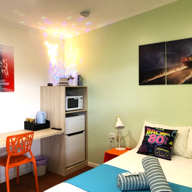 Back to the 80s room shot