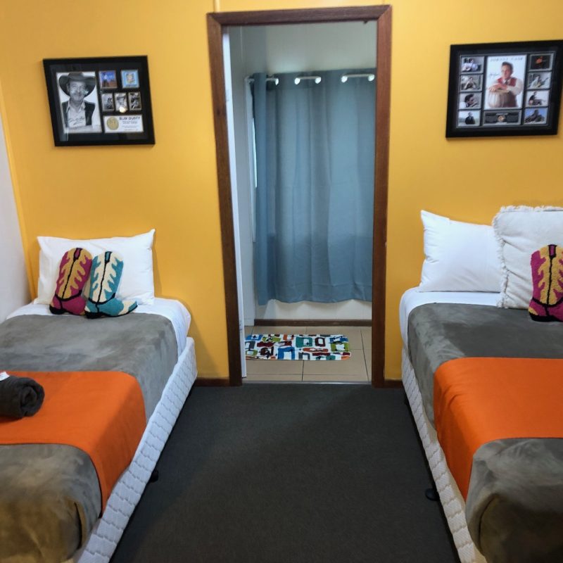 Sara Maries Country Music Legends Twin Double Room Acacia Motel Chinchilla Themed room